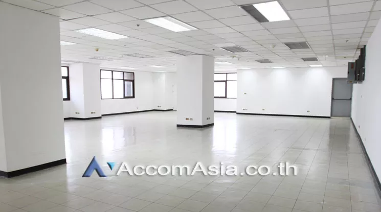 unit Studio  Office space For Rent in Charoen Nakhon, Bangkok  near BTS Krung Thon Buri (AA17855)